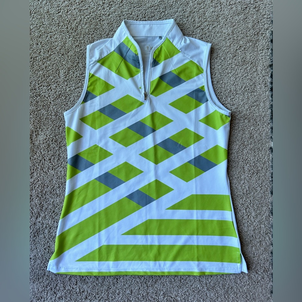 ⛳️ Women’s Nivo Golf Shirt - Size Medium